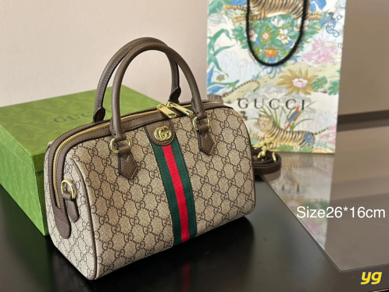 Gucci-G043
