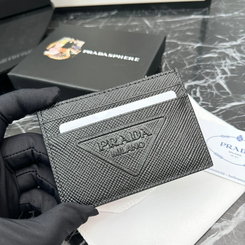 PRADA-Wallet-W185