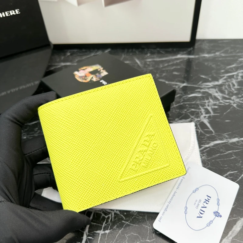 PRADA-Wallet-W186