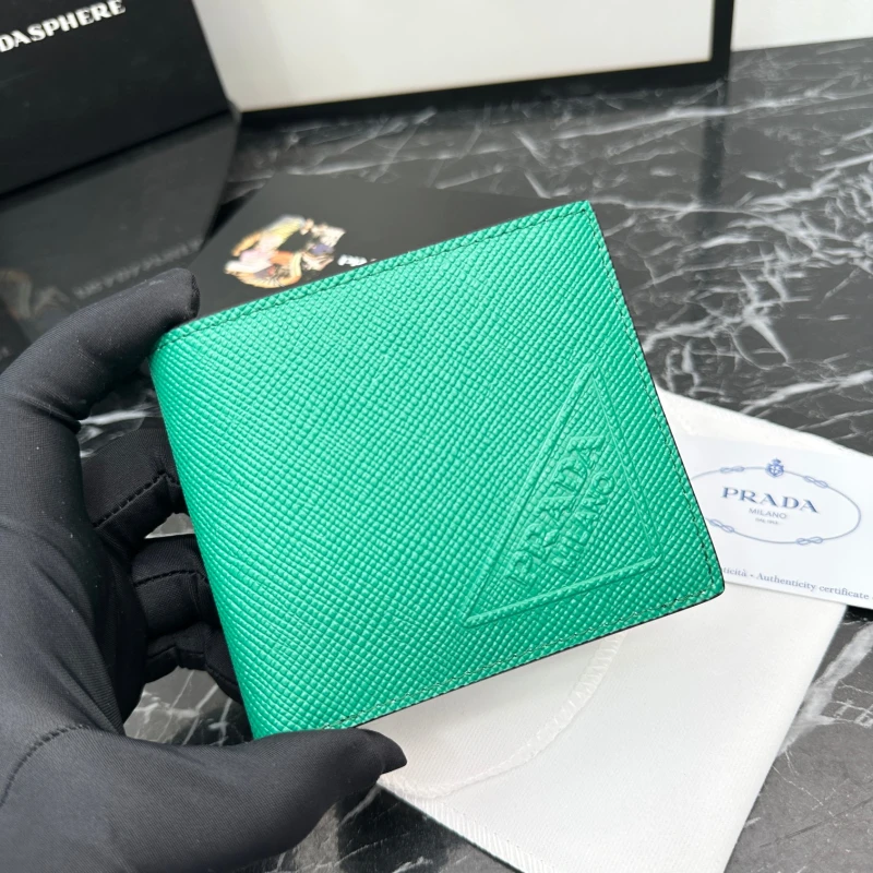 PRADA-Wallet-W186