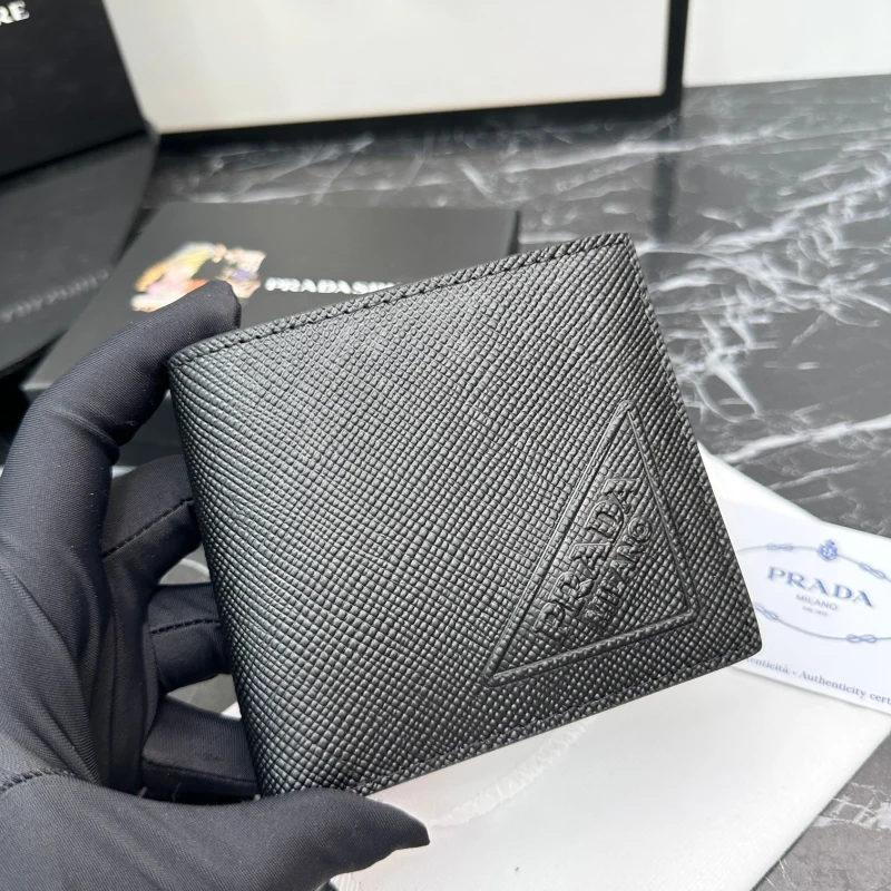 PRADA-Wallet-W186