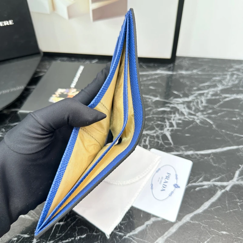 PRADA-Wallet-W186