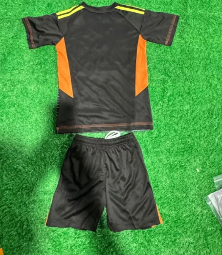 Real Madrid jersey kids kit Home Third away child jersey New 2024 2025 Real Madrid soccer child jersey 10-20 days. It will arrive in your country