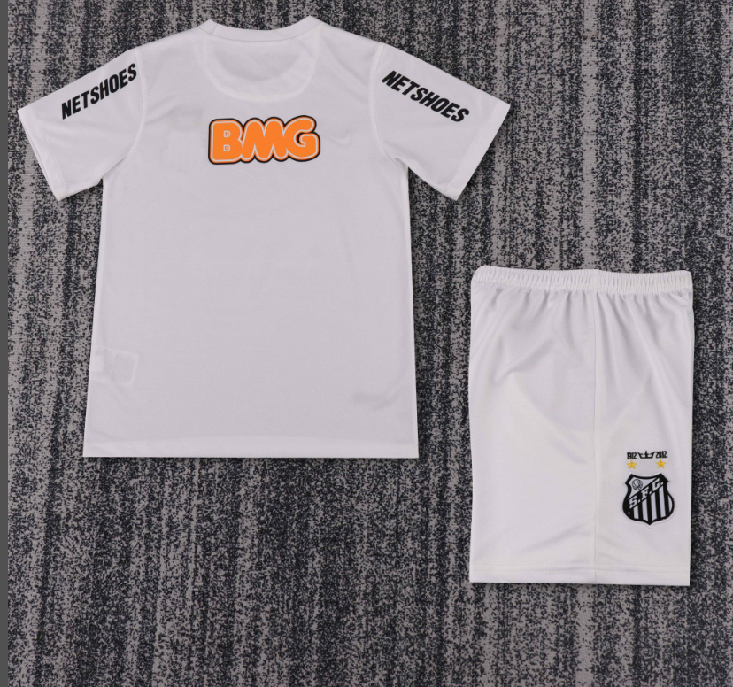 Child kids kit Retro jersey Santos jersey kids kit Home Third away  2013 Santos Retro soccer jersey 10-20 days. It will arrive in your country