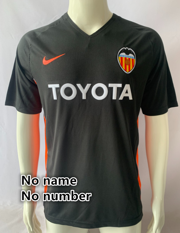 Valencia Retro jersey  Home and away adult Retro Valencia soccer jersey 10-18 days. About to reach your country