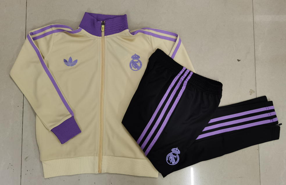 New Real madrid  training coat jacket  jersey kids kit adult kit New 24 25 Real madrid coat jacket soccer jersey 10-20 days. It will arrive in your country