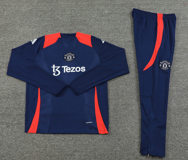 New Manchester United training coat jacket  jersey kids kit adult kit New 24 25 Manchester United training coat jacket soccer jersey 10-20 days. It will arrive in your country