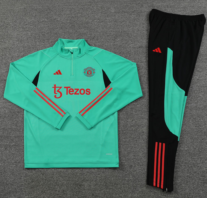 New Manchester United training coat jacket  jersey kids kit adult kit New 24 25 Manchester United training coat jacket soccer jersey 10-20 days. It will arrive in your country