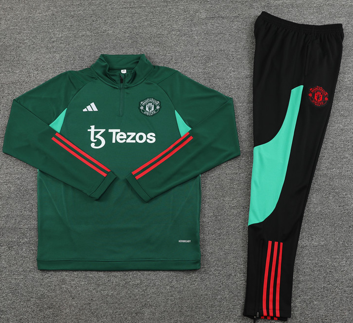 New Manchester United training coat jacket  jersey kids kit adult kit New 24 25 Manchester United training coat jacket soccer jersey 10-20 days. It will arrive in your country