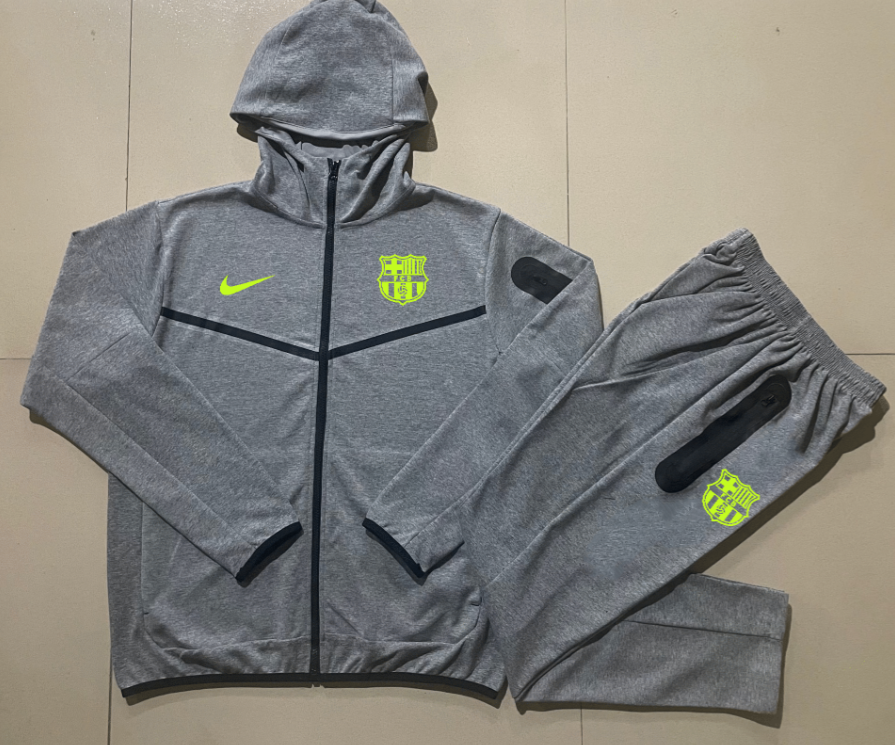 24 25 New Barcelona training coat jacket  jersey adult kit New 24 25 Barcelona coat jacket soccer jersey 10-20 days. It will arrive in your country