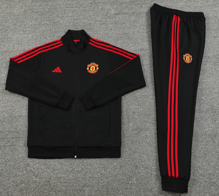 24 25 New Manchester United training coat jacket  jersey adult kit New 24 25 Manchester United coat jacket soccer jersey 10-20 days. It will arrive in your country