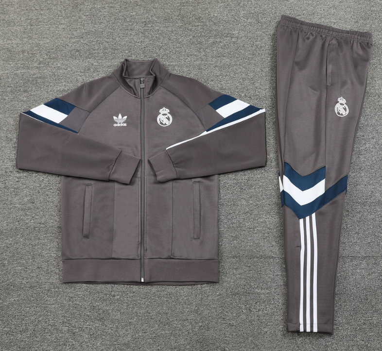 24 25 New Real Madrid training coat jacket  jersey adult kit New 24 25 Real Madrid coat jacket soccer jersey 10-20 days. It will arrive in your country