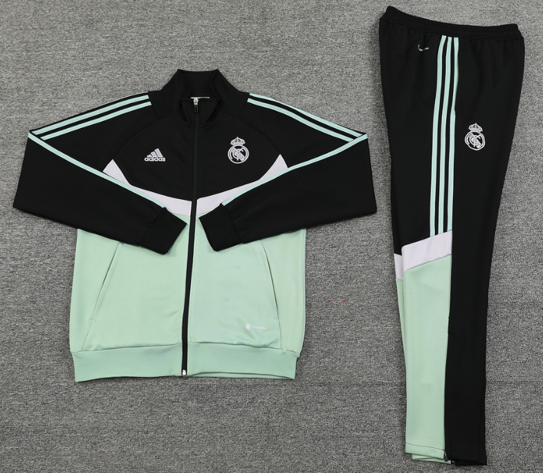 24 25 New Real Madrid training coat jacket  jersey adult kit New 24 25 Real Madrid coat jacket soccer jersey 10-20 days. It will arrive in your country