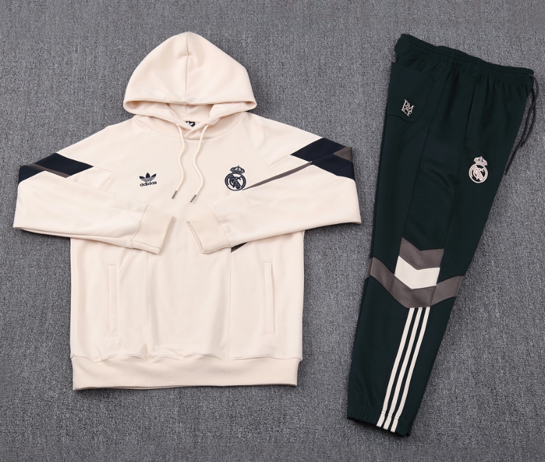24 25 New Real Madrid training coat jacket  jersey adult kit New 24 25 Real Madrid coat jacket soccer jersey 10-20 days. It will arrive in your country