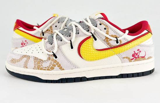 Nike shoes NIKE DUNK SB  Size, 36-45  You can click on the link of the picture below to view more detailed pictures.