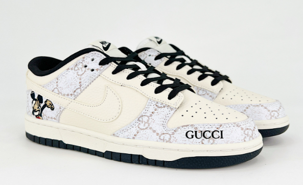 Nike shoes NIKE DUNK SB  Size, 36-45  You can click on the link of the picture below to view more detailed pictures.