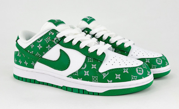 Nike shoes NIKE DUNK SB  Size, 36-45  You can click on the link of the picture below to view more detailed pictures.