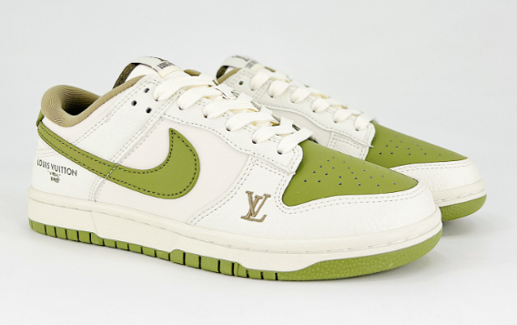Nike shoes NIKE DUNK SB  Size, 36-45  You can click on the link of the picture below to view more detailed pictures.