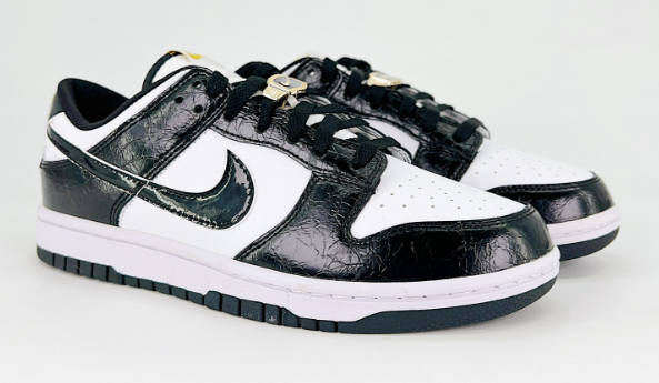 Nike shoes NIKE DUNK SB  Size, 36-45  You can click on the link of the picture below to view more detailed pictures.