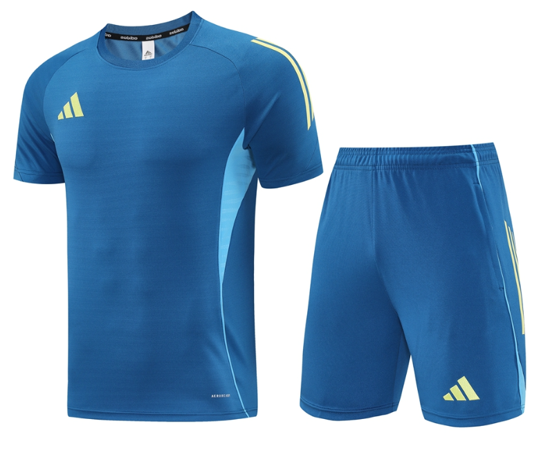 New Adidas Nike  training coat jacket  jersey adult kit New Adidas Nike coat jacket soccer jersey 10-20 days. It will arrive in your country