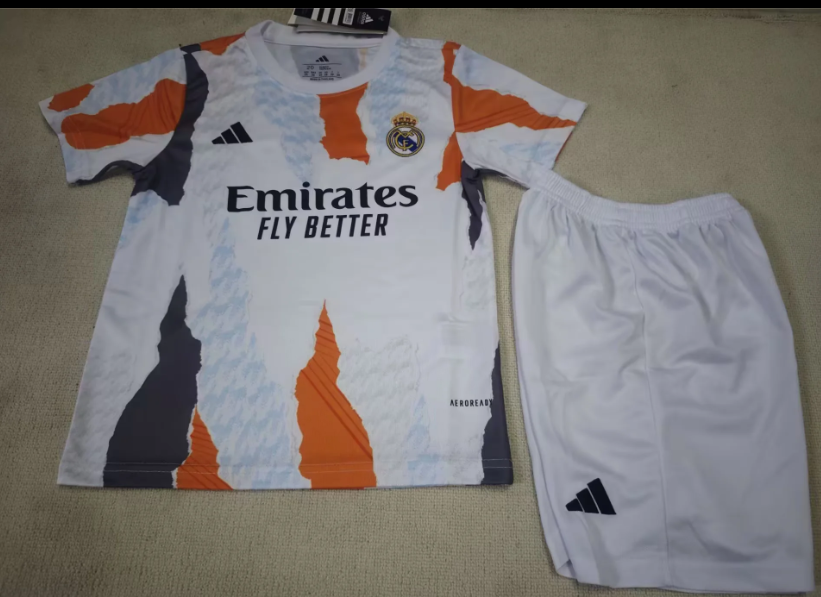 Real Madrid child jersey 25 26 adult kit  kids kit  Home Third away New adult 2025 2026  Real Madrid soccer jersey 10-20 days. It will arrive in your country