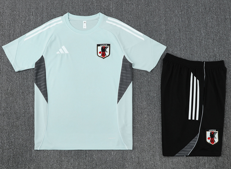 Japan jersey Pocket zipper pants kids kit New training  adult kit  Home and away 25 26 Japan soccer jersey 10-20 days. It will arrive in your country