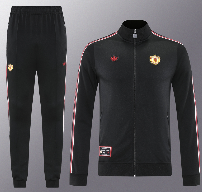 24 25 New Manchester United training coat jacket  jersey adult kit New 24 25 Manchester United coat jacket soccer jersey 10-20 days. It will arrive in your country