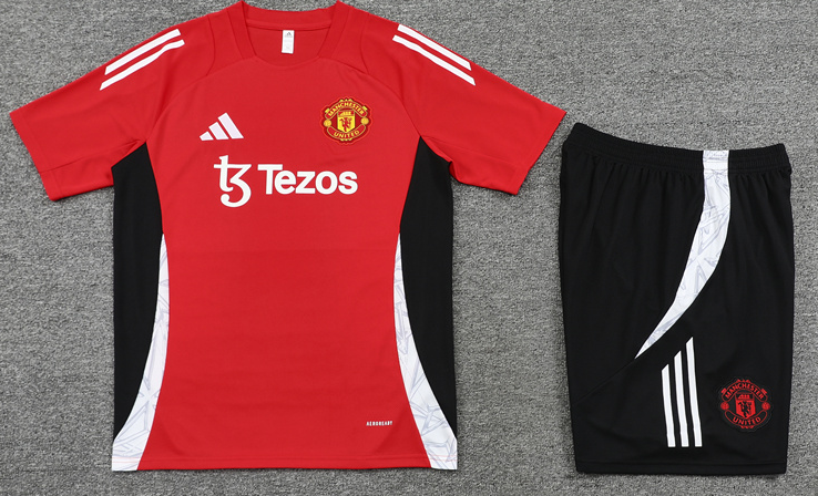 Manchester United jersey Pocket zipper pants kids kit New training  adult kit  Home and away 25 26 JManchester United soccer jersey 10-20 days. It will arrive in your country