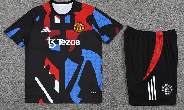 Manchester United jersey Pocket zipper pants kids kit New training  adult kit  Home and away 25 26 JManchester United soccer jersey 10-20 days. It will arrive in your country