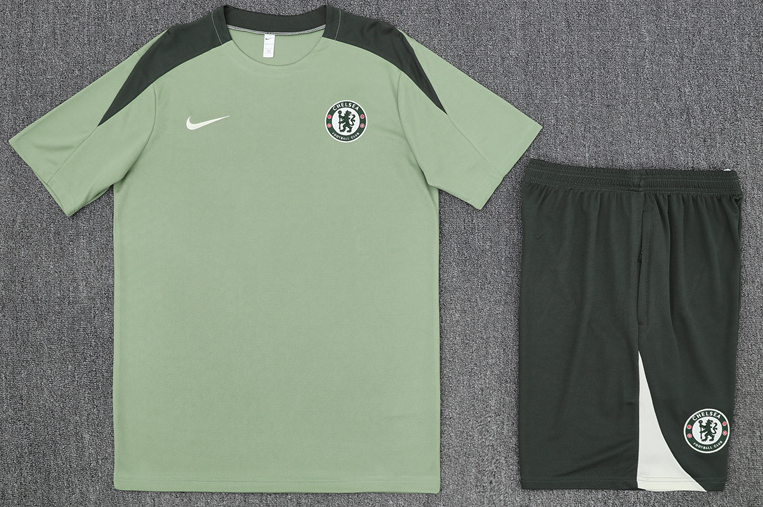 Chelsea  jersey Pocket zipper pants kids kit New training  adult kit  Home and away 25 26 Chelsea soccer jersey 10-20 days. It will arrive in your country