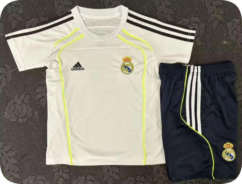 Real Madrid child jersey 25 26 adult kit  kids kit  Home Third away New adult 2025 2026  Real Madrid soccer jersey 10-20 days. It will arrive in your country