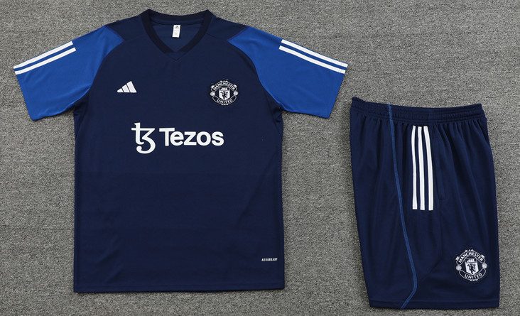 Manchester United jersey Pocket zipper pants kids kit New training  adult kit  Home and away 25 26 JManchester United soccer jersey 10-20 days. It will arrive in your country