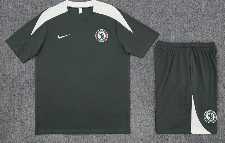 Chelsea  jersey Pocket zipper pants kids kit New training  adult kit  Home and away 25 26 Chelsea soccer jersey 10-20 days. It will arrive in your country