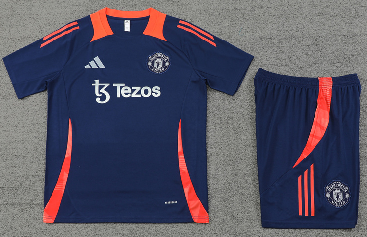 Manchester United jersey Pocket zipper pants kids kit New training  adult kit  Home and away 25 26 JManchester United soccer jersey 10-20 days. It will arrive in your country