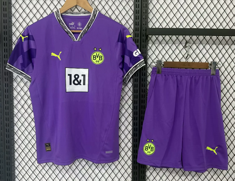 Dortmund  jersey kids kit 2025 2026 Home and away New adult 25/26 Dortmund soccer jersey  10-20 days. It will arrive in your country
