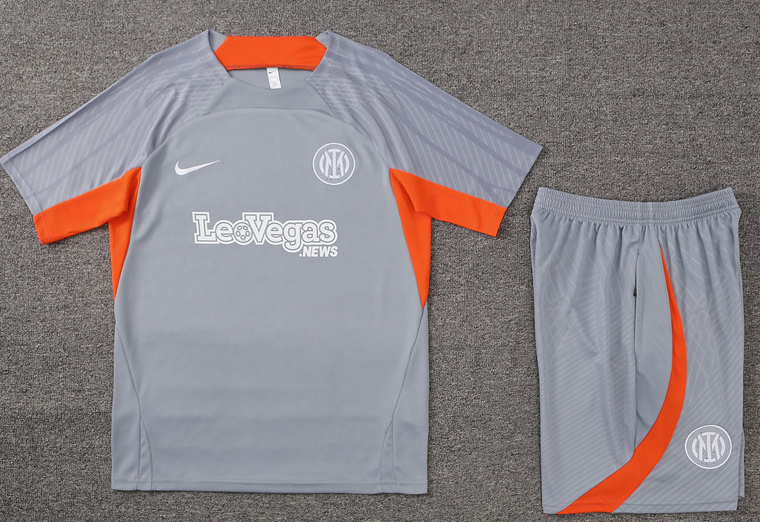 Inter Milan jersey Pocket zipper pants kids kit New training  adult kit  Home and away 25 26 Inter Milan soccer jersey 10-20 days. It will arrive in your country