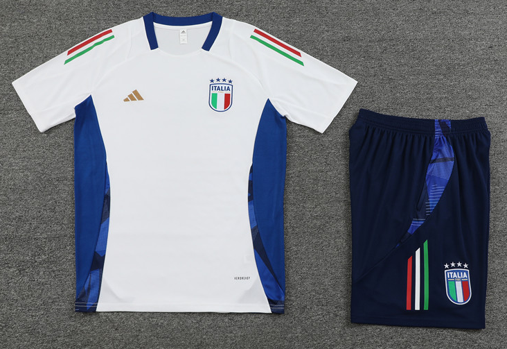 Italy  jersey Pocket zipper pants kids kit New training  adult kit  Home and away 25 26 Italy soccer jersey 10-20 days. It will arrive in your country