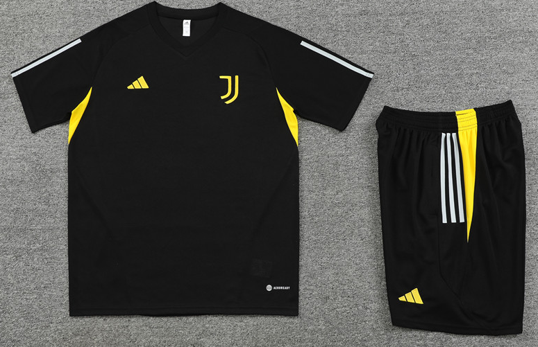 Juventus jersey Pocket zipper pants kids kit New training  adult kit  Home and away 25 26 Juventus soccer jersey 10-20 days. It will arrive in your country