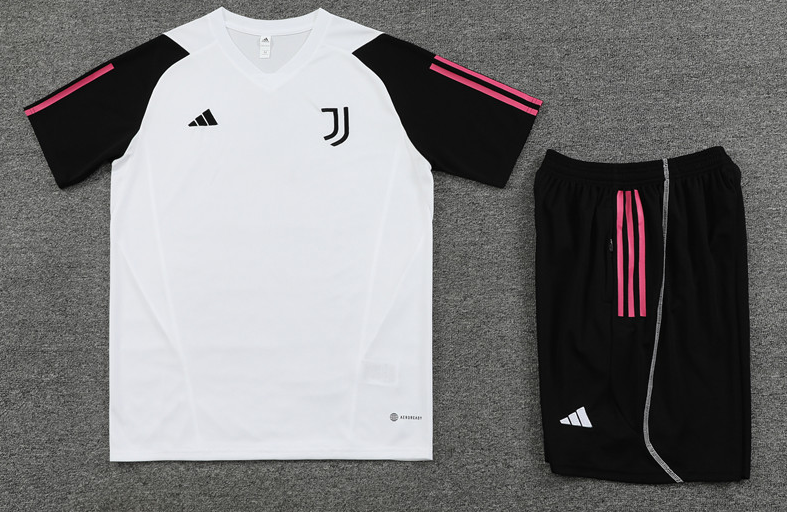 Juventus jersey Pocket zipper pants kids kit New training  adult kit  Home and away 25 26 Juventus soccer jersey 10-20 days. It will arrive in your country