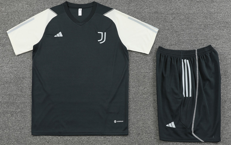 Juventus jersey Pocket zipper pants kids kit New training  adult kit  Home and away 25 26 Juventus soccer jersey 10-20 days. It will arrive in your country