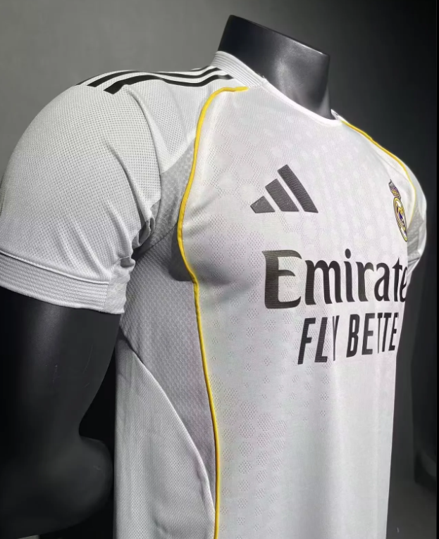 25 26  Real Madrid Player edition  jersey Home and away New adult 25 26 AC Real Madrid soccer jersey 10-20 days. It will arrive in your country