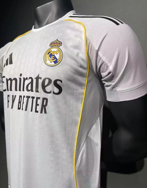 25 26  Real Madrid Player edition  jersey Home and away New adult 25 26 AC Real Madrid soccer jersey 10-20 days. It will arrive in your country