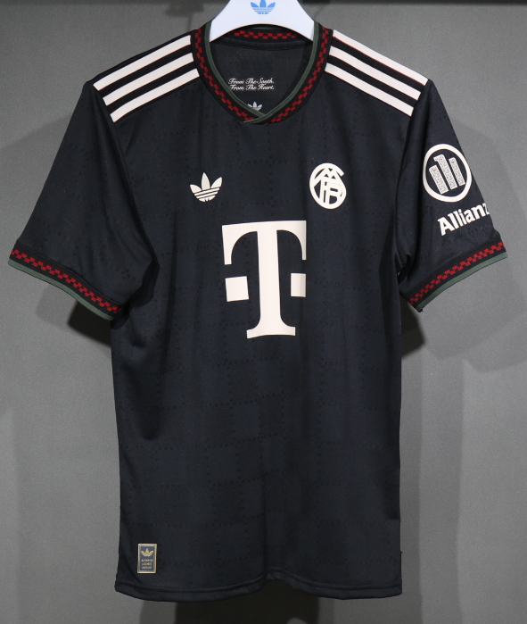 25 26 Bayern Munich Player edition  jersey Home and away New adult 25 26 Bayern Munich soccer jersey 10-20 days. It will arrive in your country