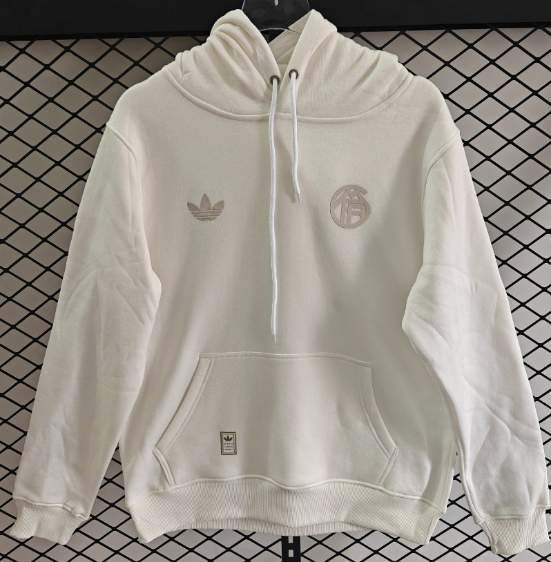 Bayern Munich training coat jacket jersey Thick fleece pullover and coat adult kit New 25 26 Bayern Munichcoat jacket soccer jersey 10-20 days. It will arrive in your country