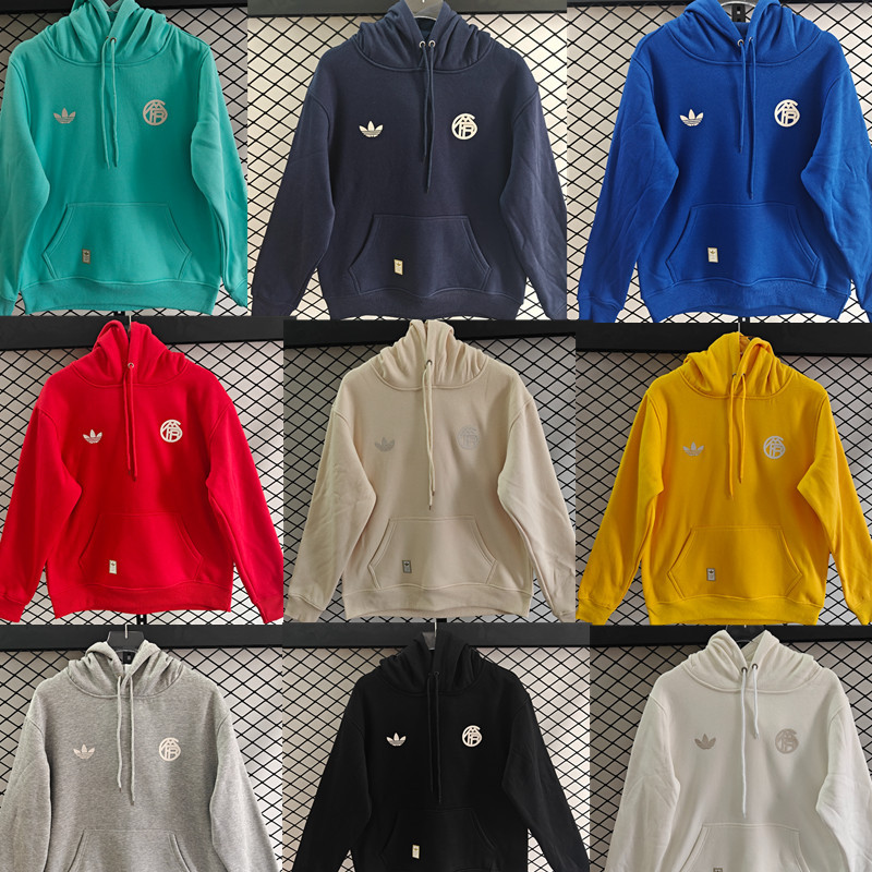 Bayern Munich training coat jacket jersey Thick fleece pullover and coat adult kit New 25 26 Bayern Munichcoat jacket soccer jersey 10-20 days. It will arrive in your country