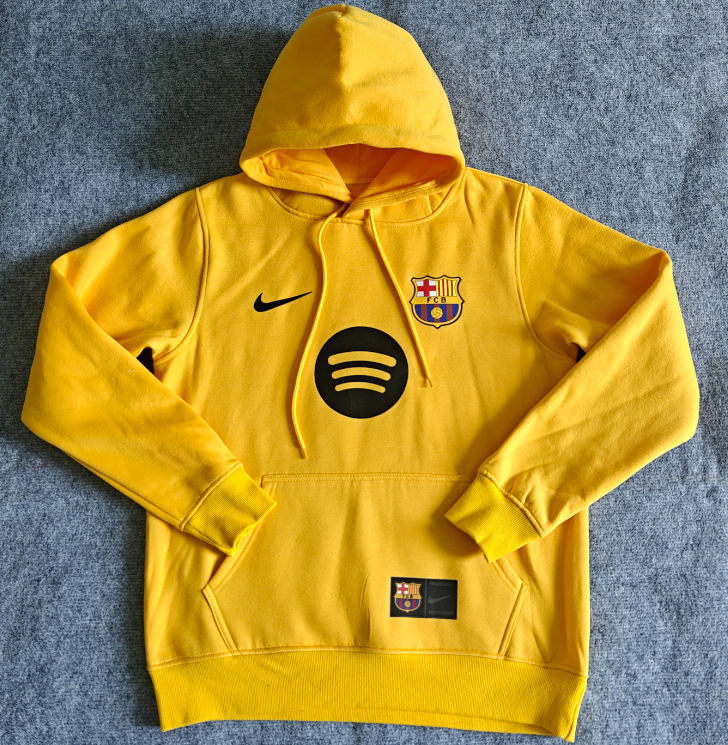 Real Madrid training coat jacket jersey Thick fleece pullover and coat adult kit New 25 26 Real Madrid jacket soccer jersey 10-20 days. It will arrive in your country