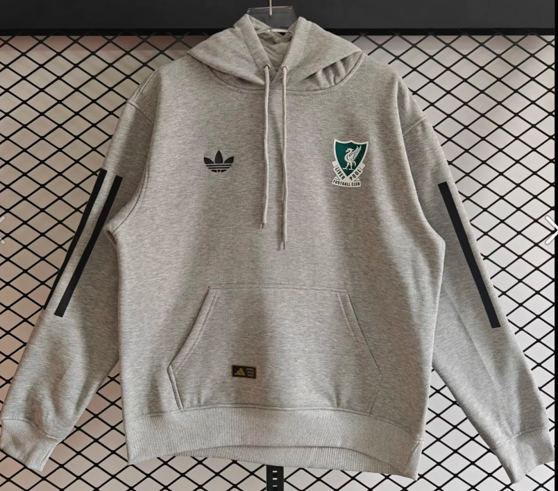 New  Liverpool training coat jacket jersey Thick fleece pullover and coat  New 25 26 Liverpool coat jacket soccer jersey 10-20 days. It will arrive in your country