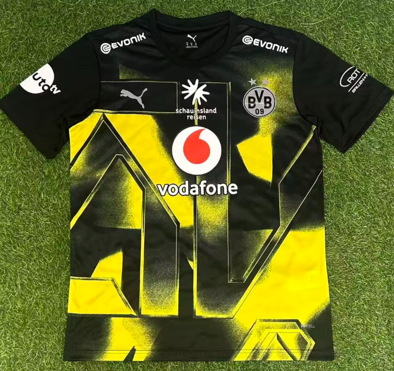 new Dortmund jersey Home and away 2025 2026 Dortmund soccer jersey 10-20 days. It will arrive in your country