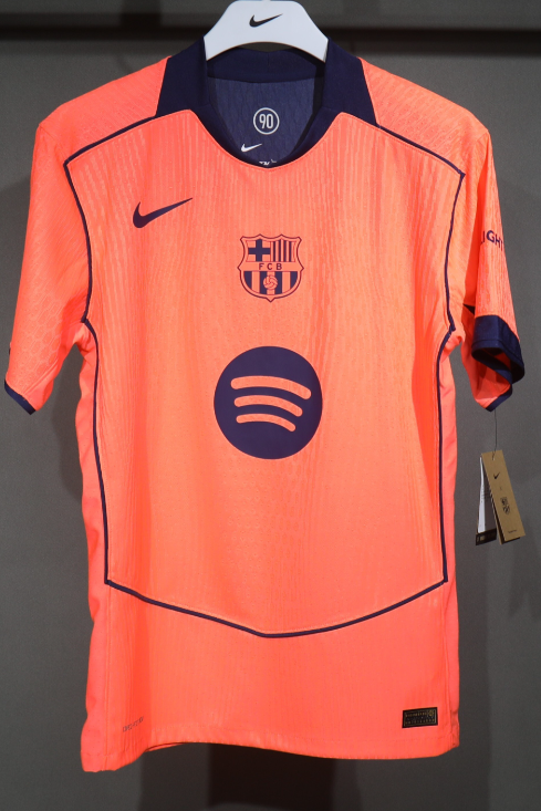Barcelona Player edition  jersey Home and away New adult 25 26  Barcelona soccer jersey 10-20 days. It will arrive in your country