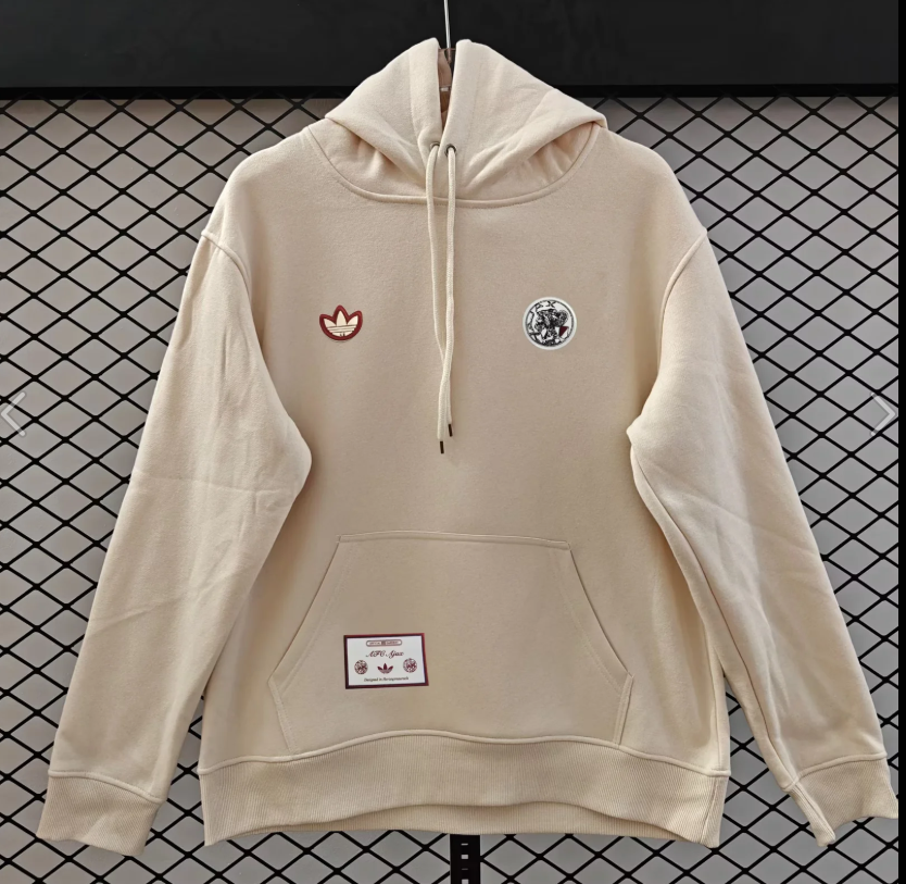 New Ajax training coat jacket jersey Thick fleece pullover and coat adult kit New 25 26 Ajax jacket soccer jersey 10-20 days. It will arrive in your country